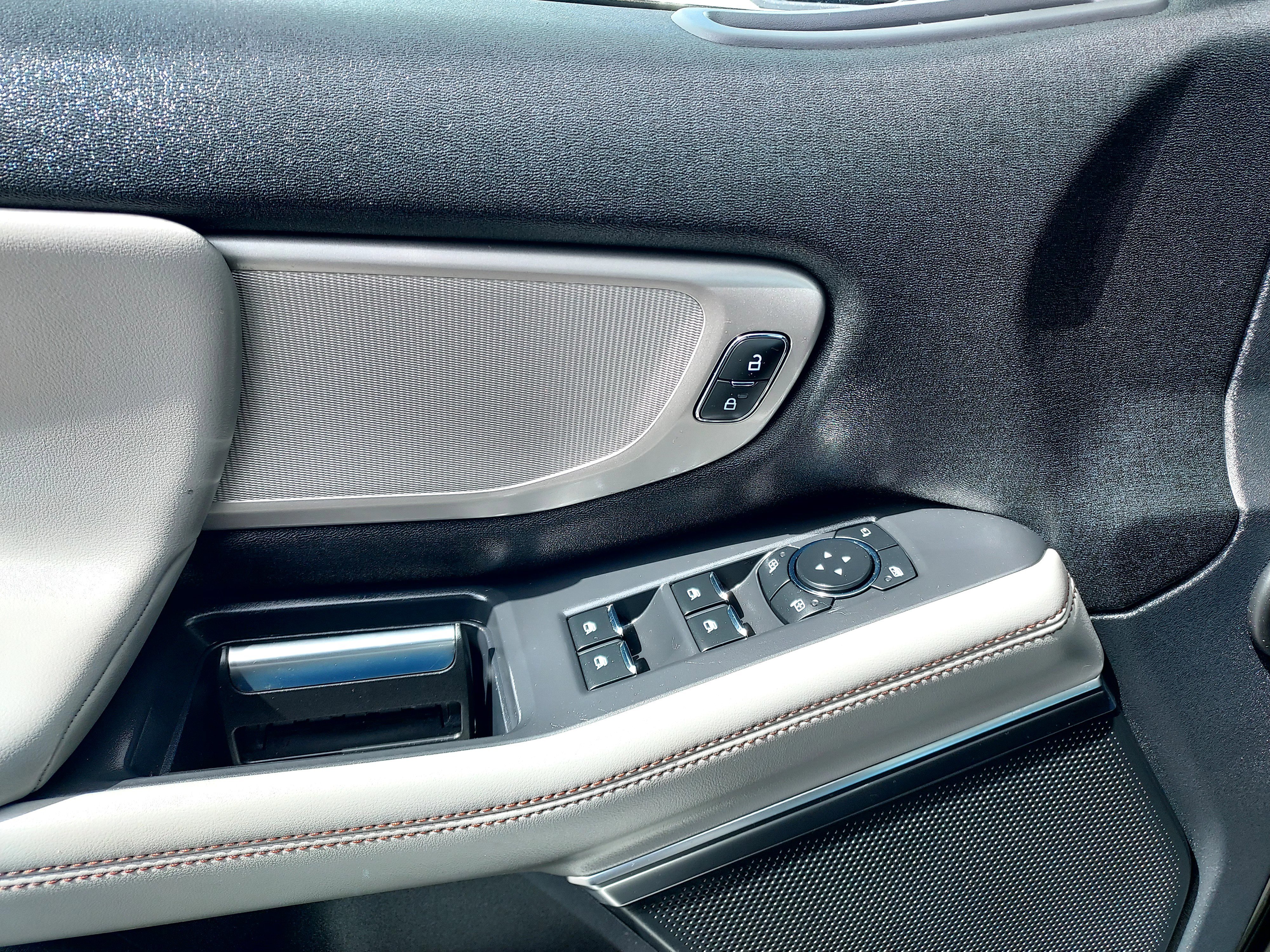 Used 2025 White Ford Active image 40