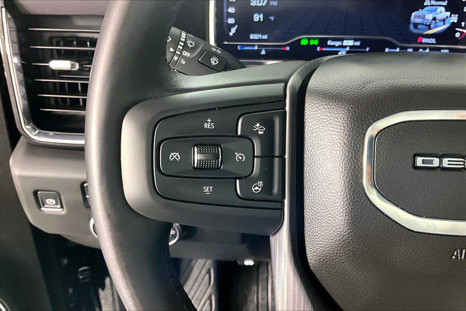 Used 2025 Onyx Black GMC Denali Ultimate image 23