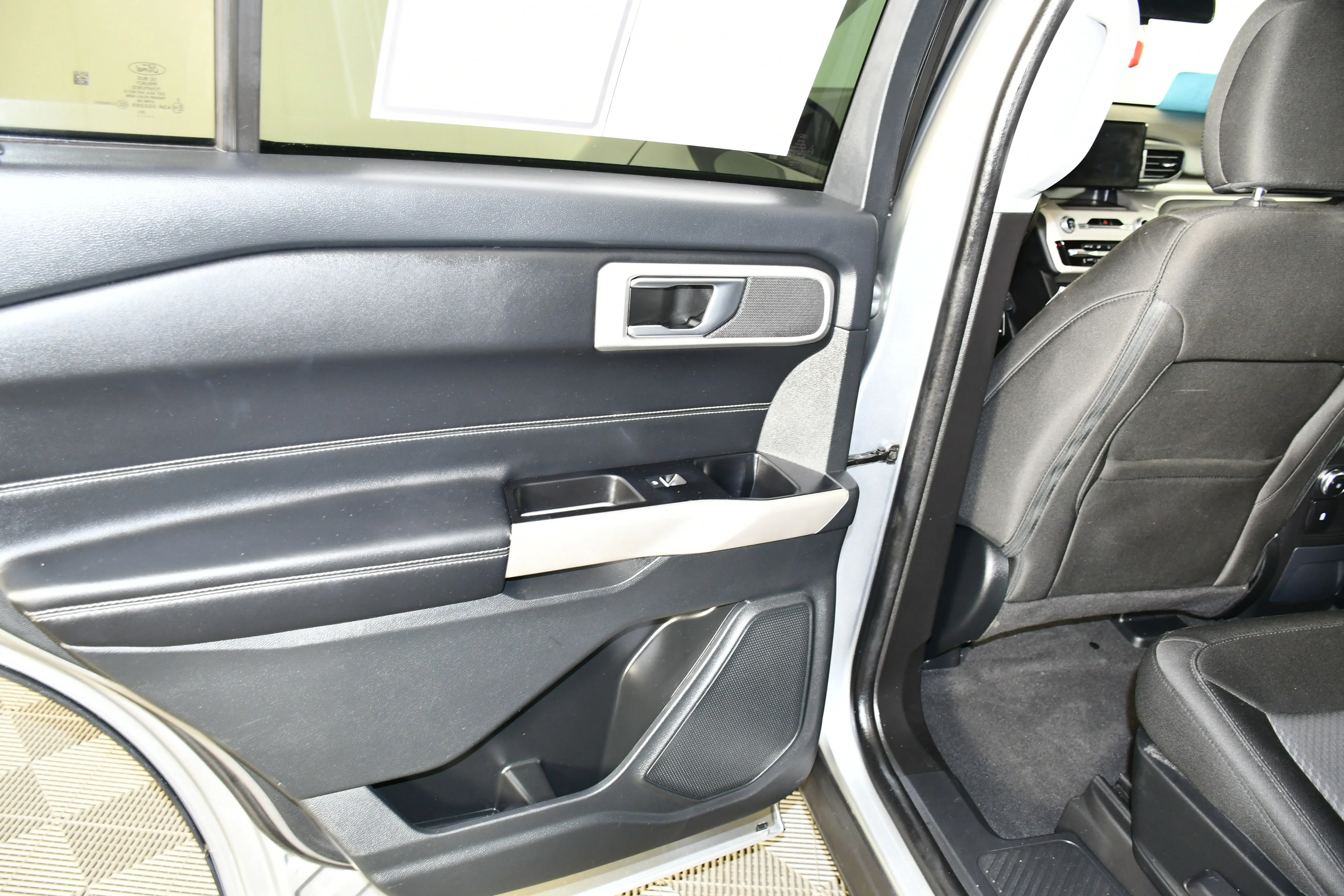 Used 2023 Silver Metallic Ford XLT image 45