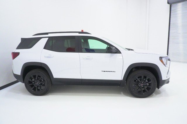 New 2026 Summit White GMC Elevation image 4