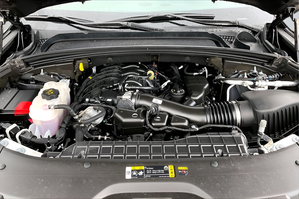 Used 2025 SELECT Jeep Laredo X image 28