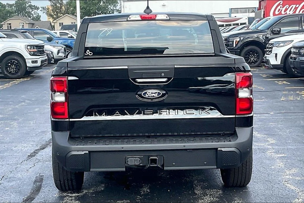 New 2026 Shadow Black Ford XLT image 3