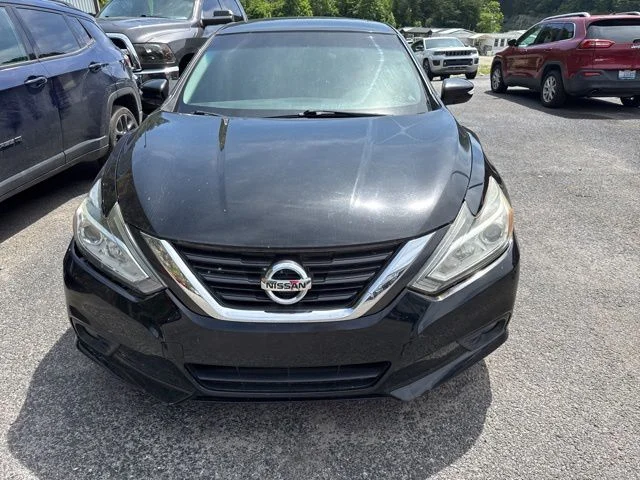 Used 2016 Black Nissan 2.5 SV image 6