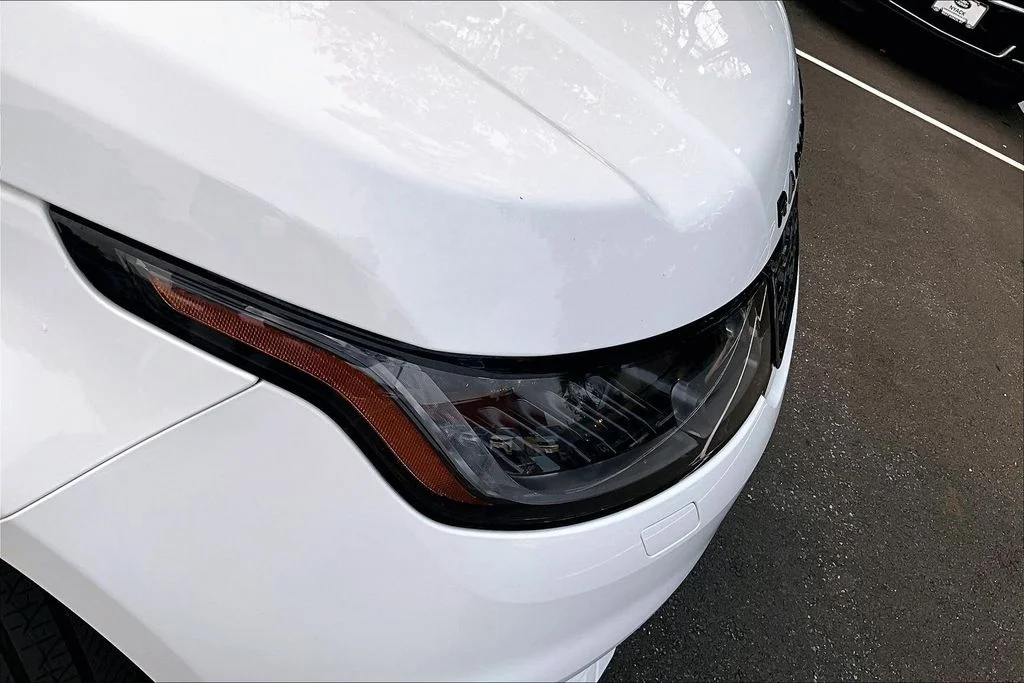 Used 2022 White Land Rover HST image 32