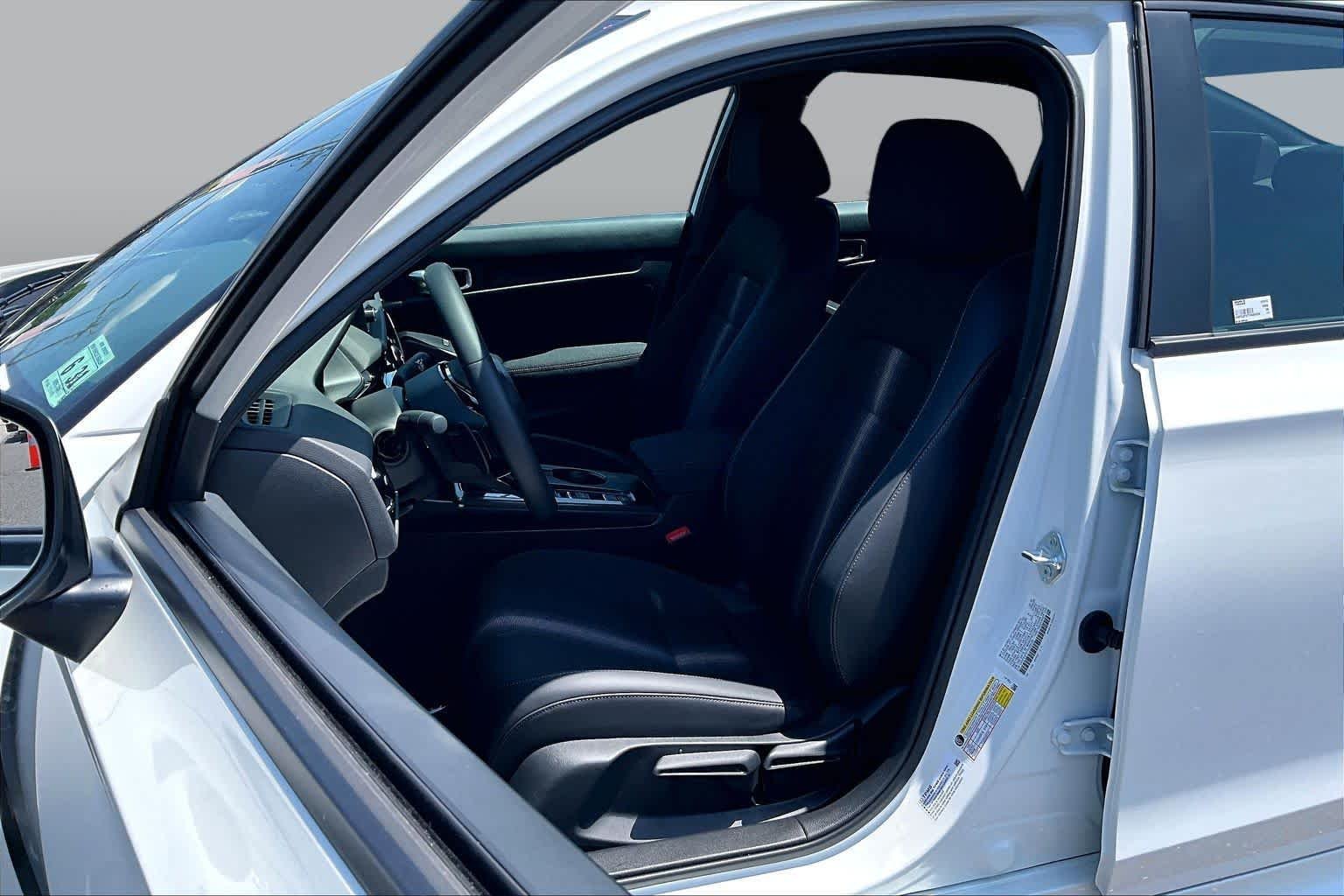 Used 2026 Platinum White Pearl Honda 2WD SPORT image 8
