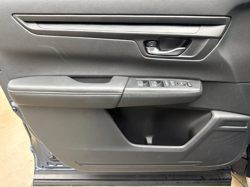 2025 Honda CR-V LX - Photo 50