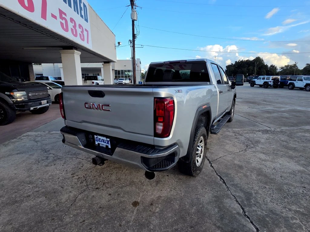 Used 2023 Silver GMC Pro image 10