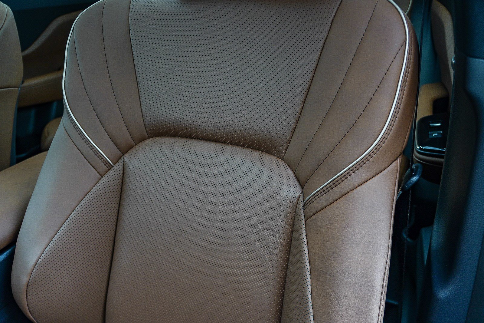 New 2026 Oxygen White Toyota Limited image 30