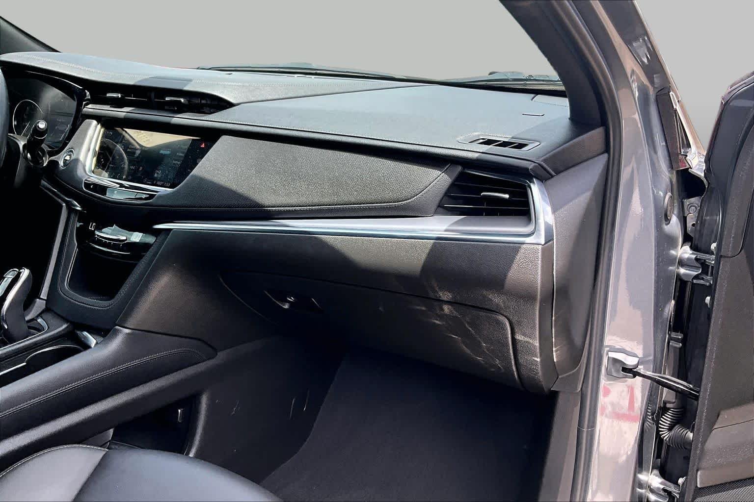 Used 2021 Satin Steel Metallic Cadillac FWD Luxury image 18
