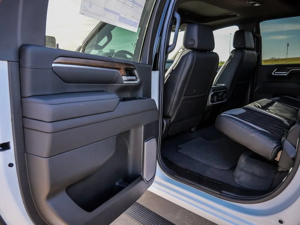 2026 Chevrolet Silverado 3500 HD High Country - Photo 32