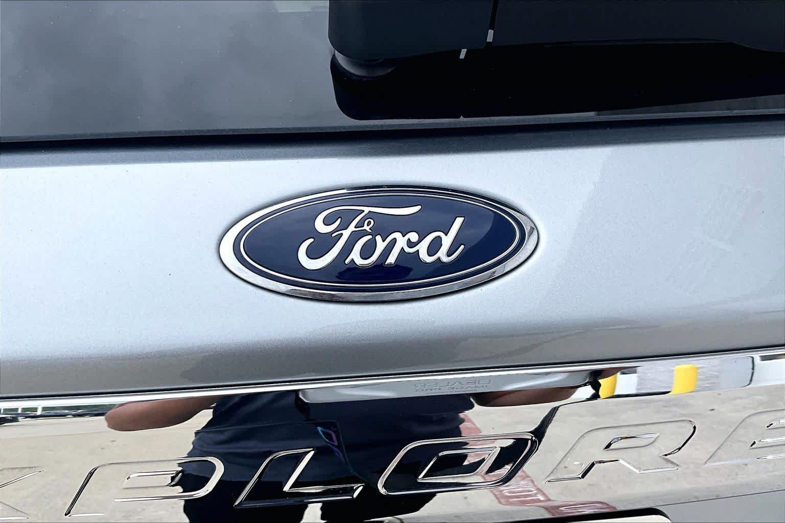 Used 2023 Iconic Silver Metallic Ford King Ranch image 10