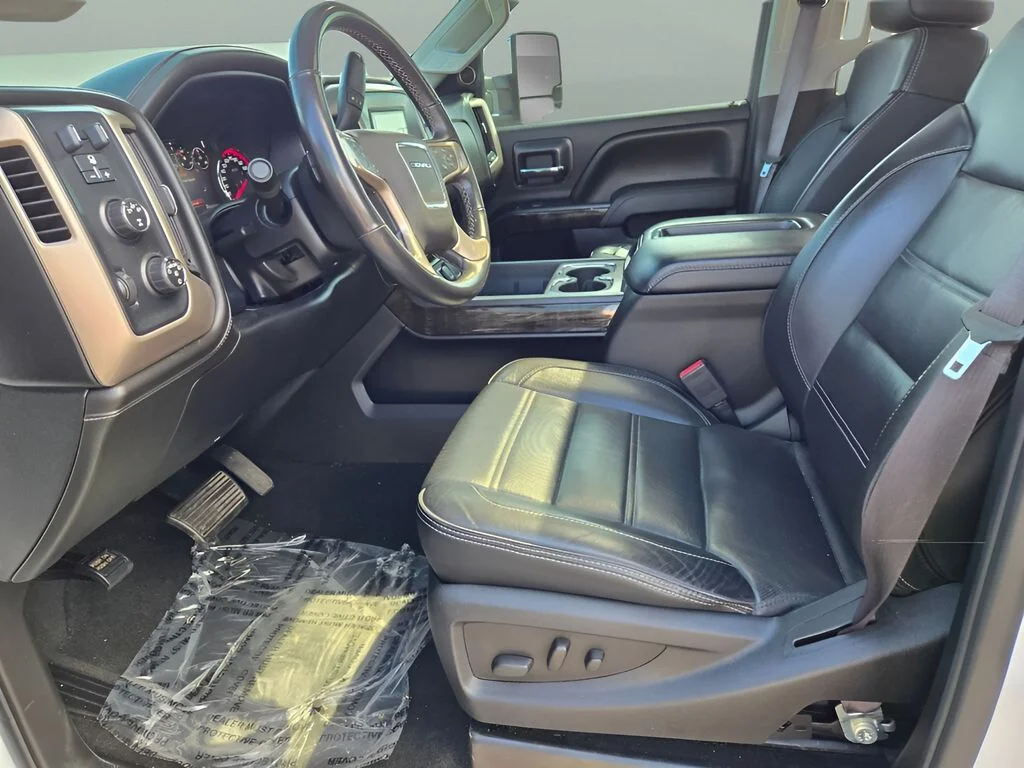 Used 2015 White GMC Denali image 19