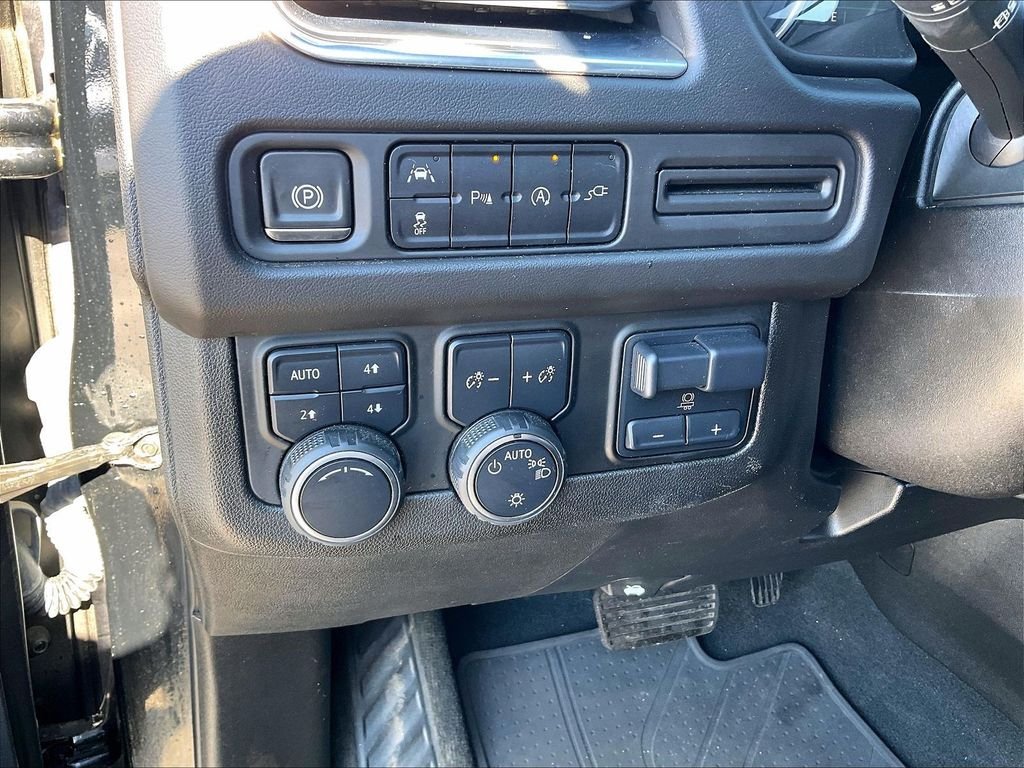 Used 2021 Black Chevrolet LS image 26