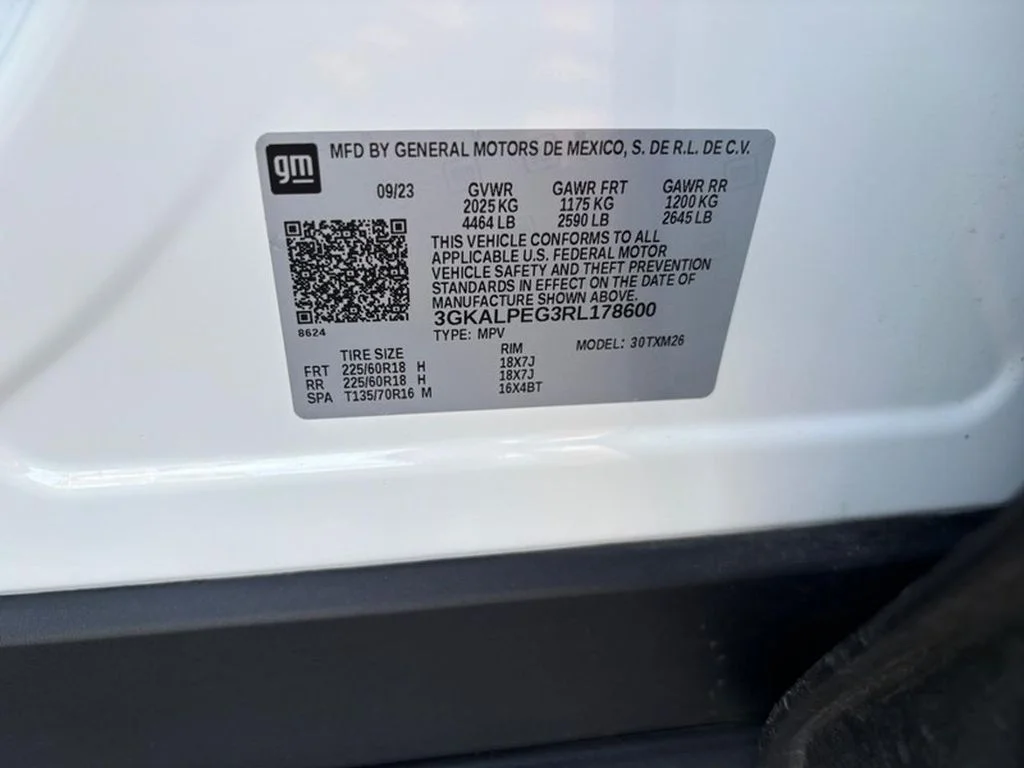 Used 2024 Summit White GMC SLT image 17