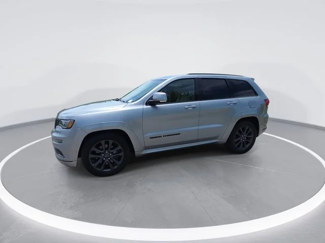 Used 2018 Silver Jeep Overland image 4