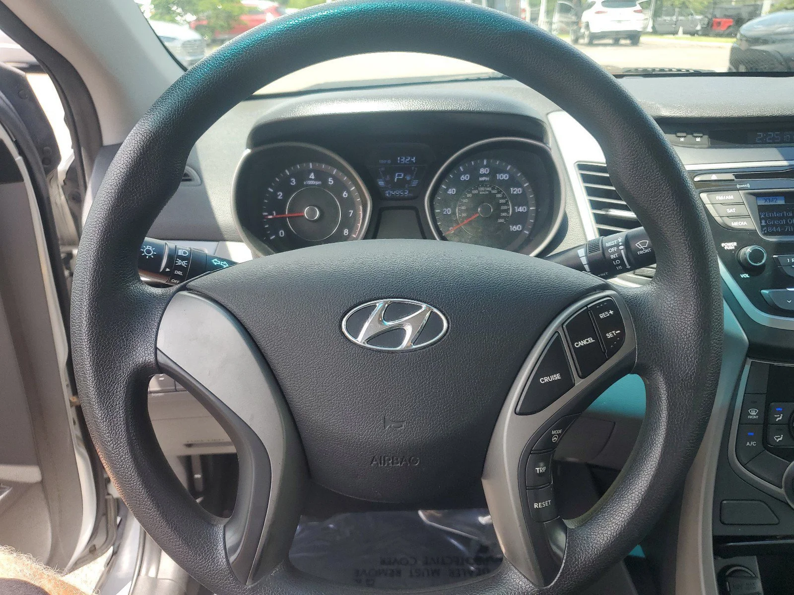 Used 2014 Radiant Silver Hyundai SE image 11