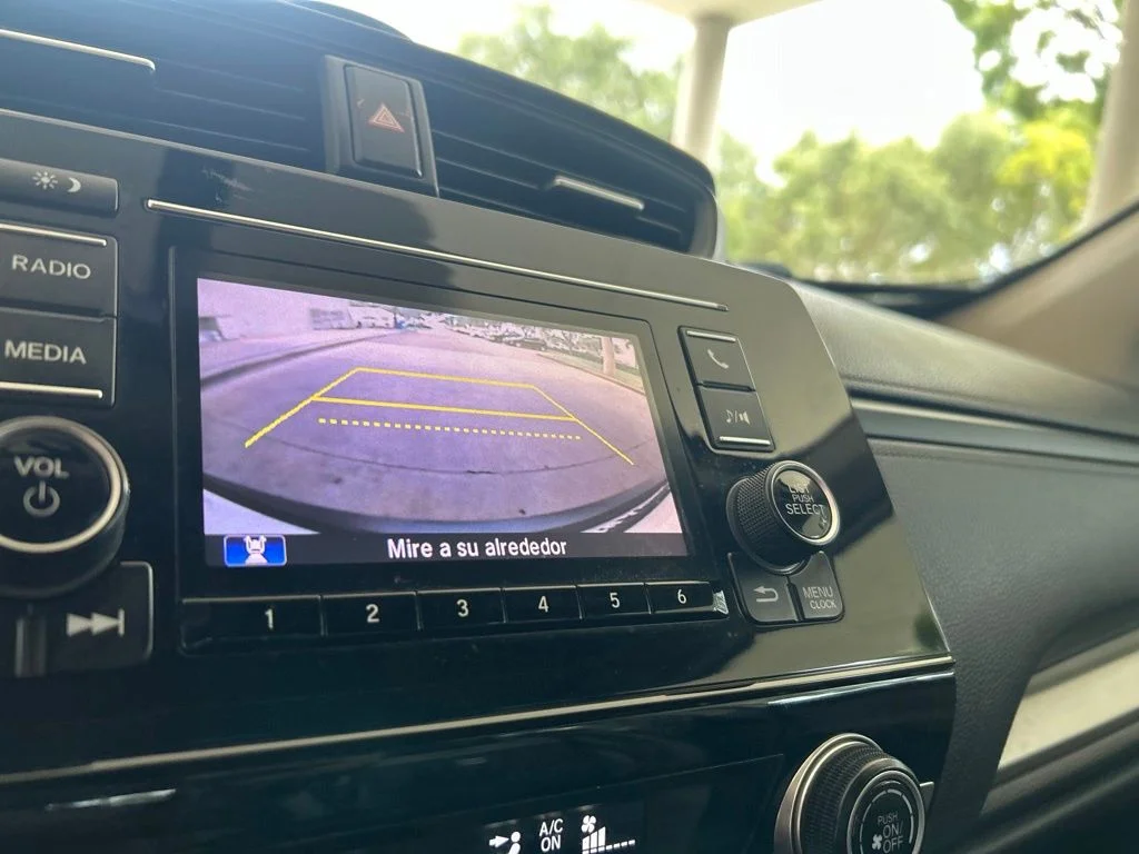 Used 2018 White Honda LX image 9