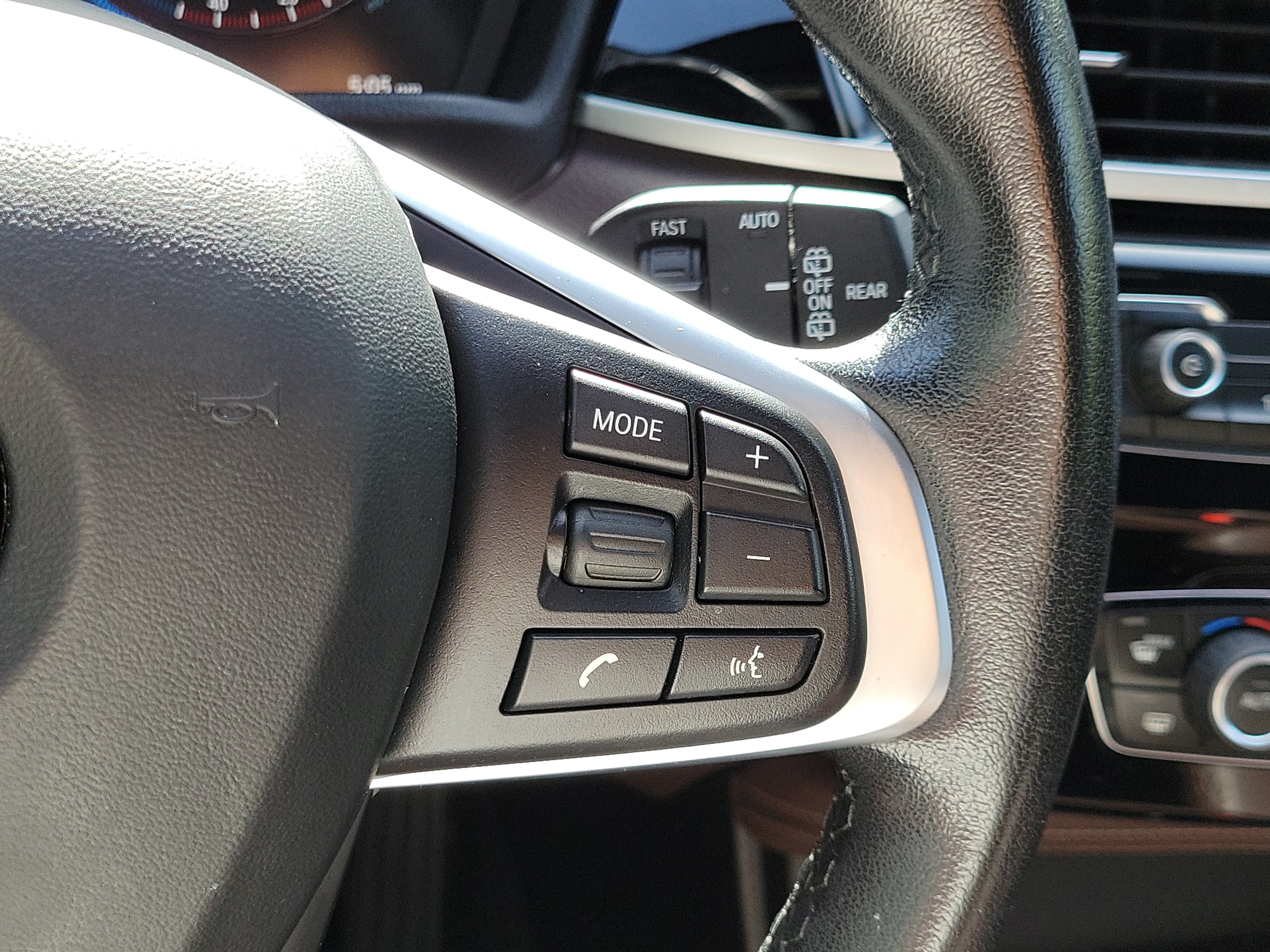 Used 2021 Mineral Gray Metallic BMW sDrive28i image 19