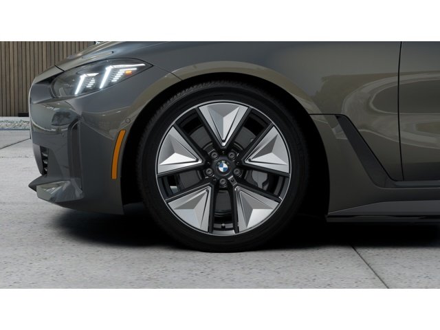 New 2026 Dravit Grey Metallic BMW i4 image 7