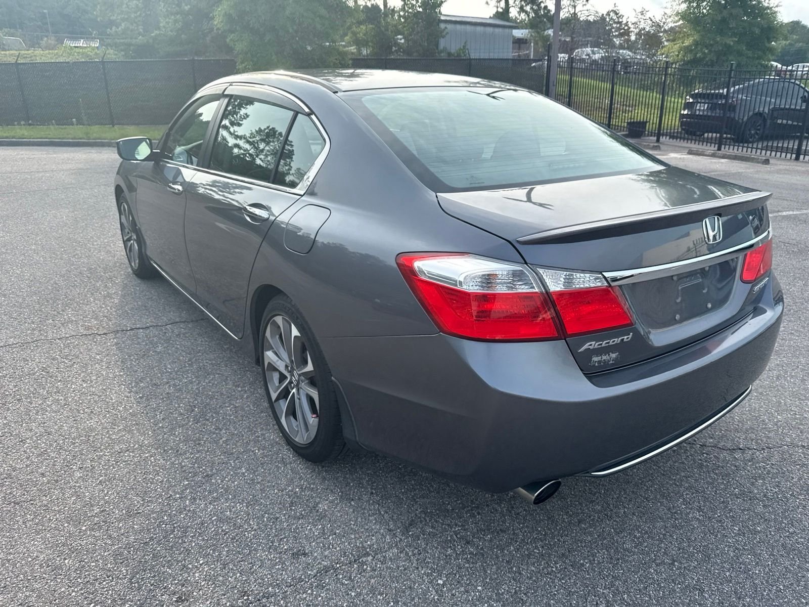 Used 2013  Honda Sport image 3