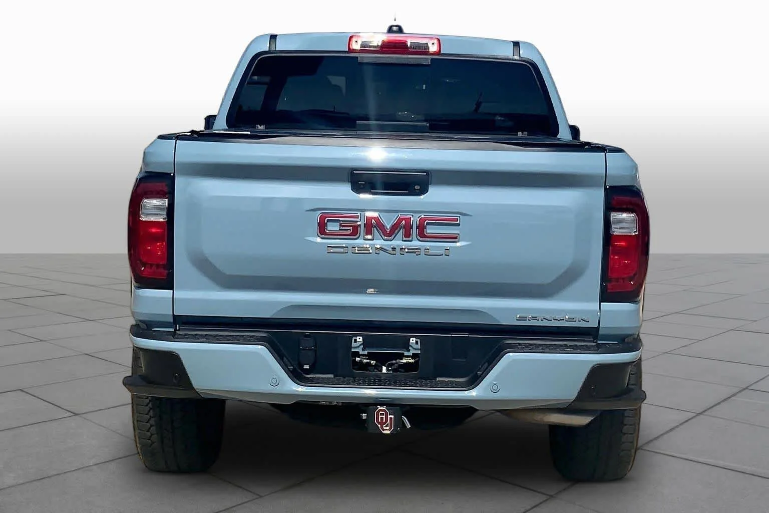 Used 2025 Glacier Metallic GMC Denali image 5