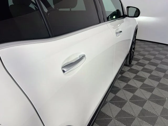 Used 2022 White Mercedes-Benz GLB 250 image 9
