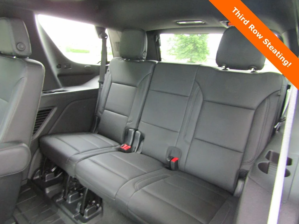 Used 2023 Black Chevrolet Z71 image 25