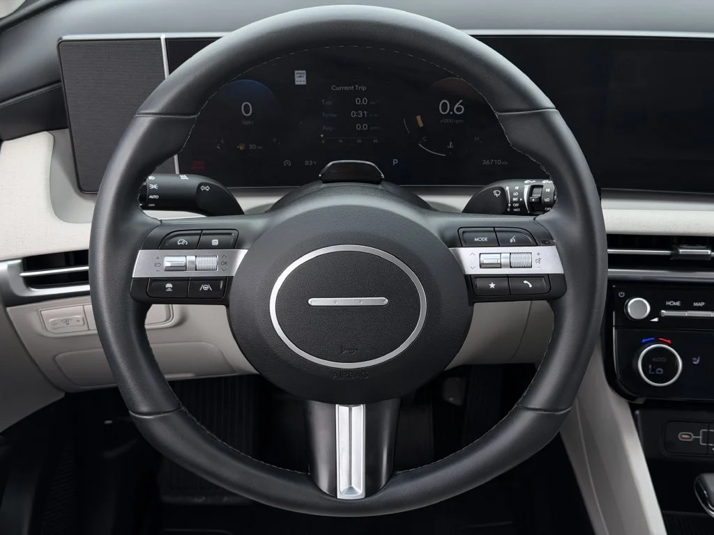 Used 2025 Gray Hyundai SEL Convenience image 12
