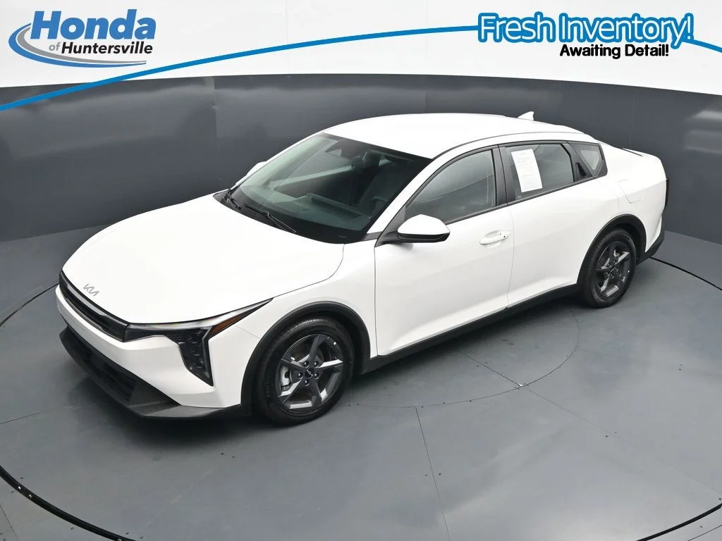 2025 Kia K4 LXS - Photo 19