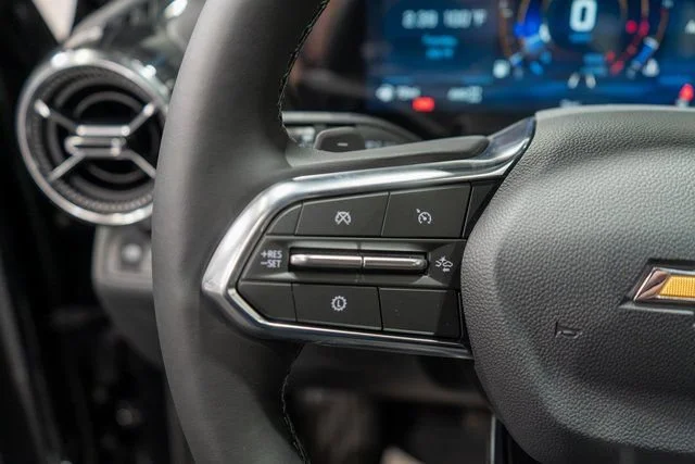 New 2027 Mosaic Black Metallic Chevrolet LT image 18