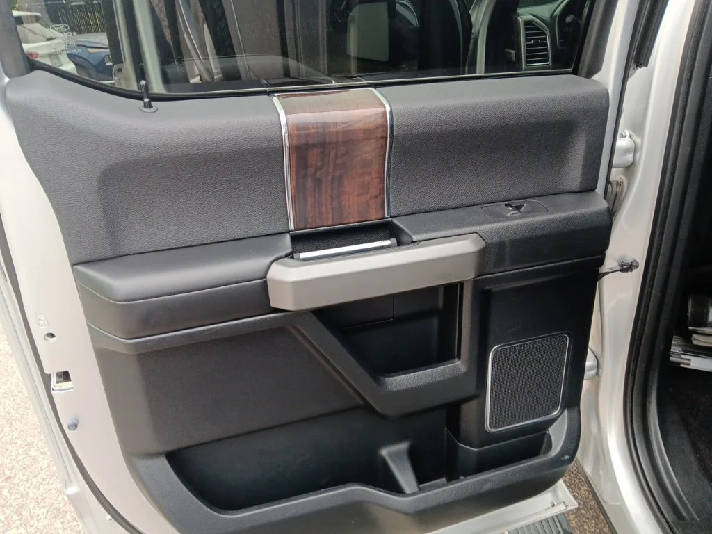 Used 2015 Ingot Silver Ford Platinum image 34