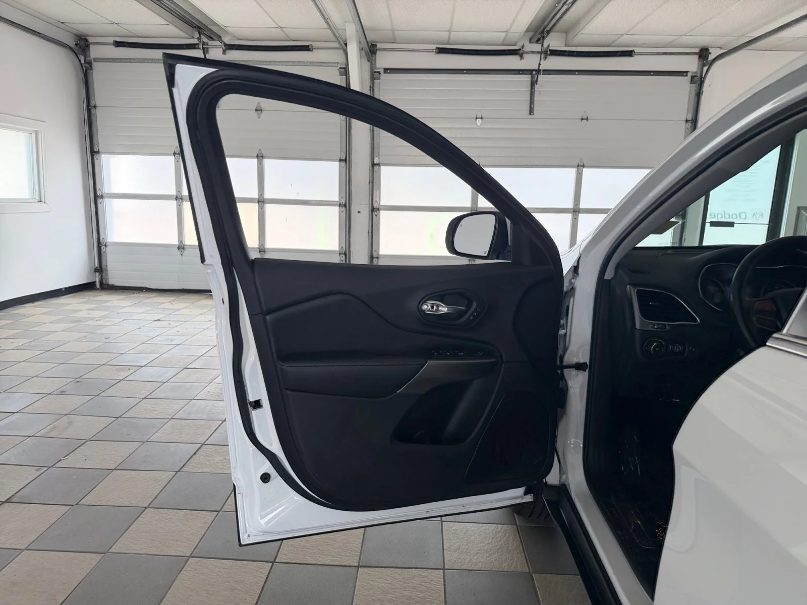 Used 2019 Bright White Clearcoat Jeep Limited image 29