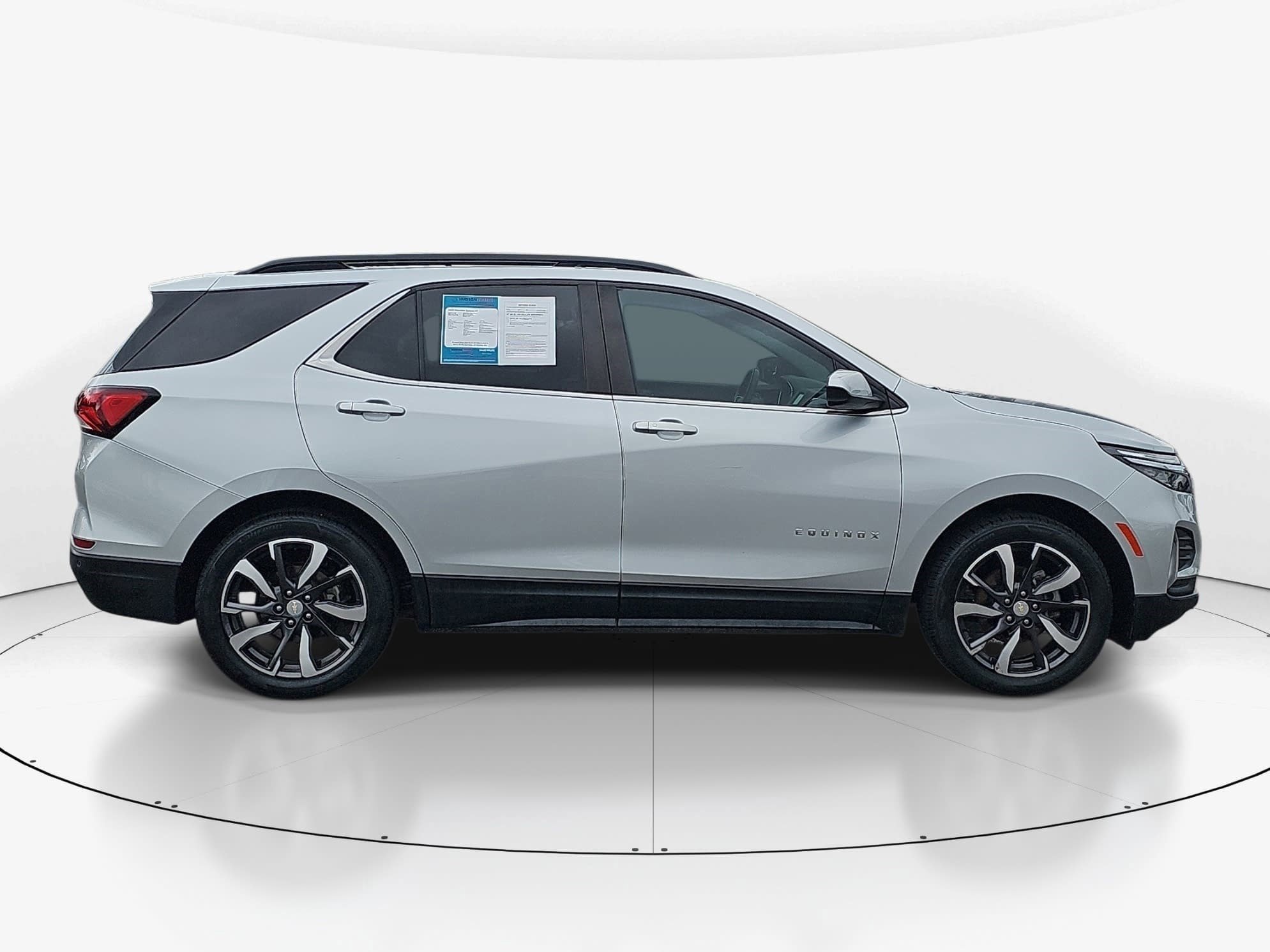 Used 2022 Silver Ice Metallic Chevrolet LT image 2