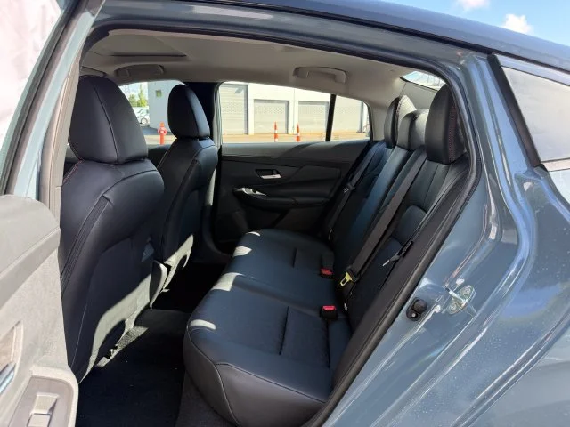 New 2027 Atlantic Gray Metallic/Super Black Nissan SR image 14