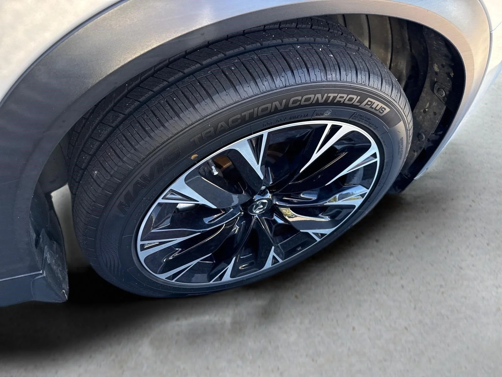 Used 2024 Platinum Quartz Mazda Premium Plus image 21