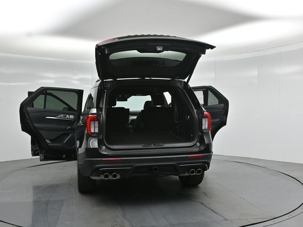 New 2026 Agate Black Metallic Ford ST image 33