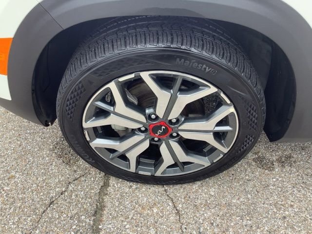 Used 2023 Snow White Pearl Kia SX image 38