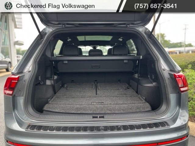 Used 2023 Platinum Gray Metallic Volkswagen 2.0T SE R-Line Black image 32