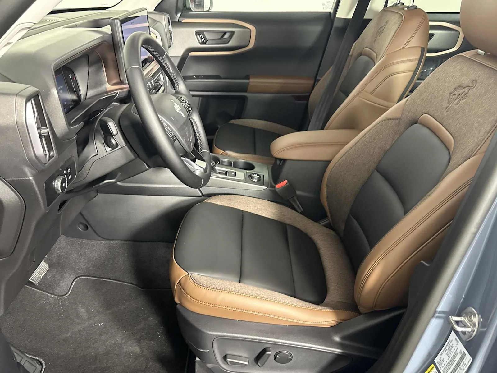 New 2026 Azure Gray Metallic Tri-Coat Ford Outer Banks image 9