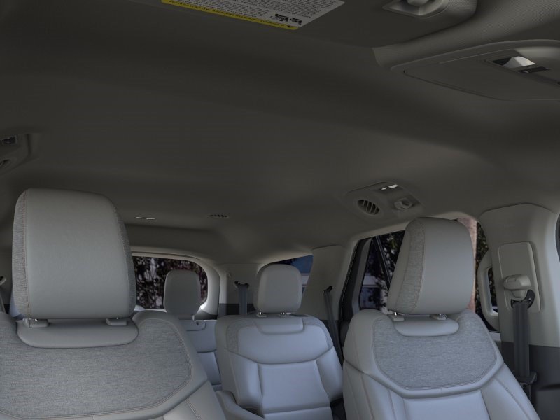 New 2026 Star White Metallic Tri-Coat Ford Active image 22