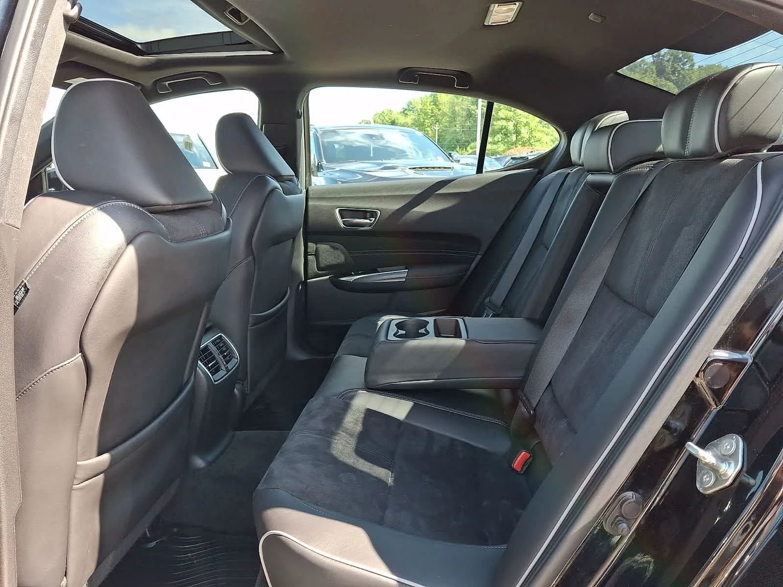 Used 2018 Black Acura  image 11