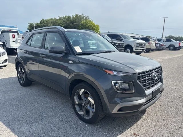 Used 2025 Gray Hyundai SEL image 3