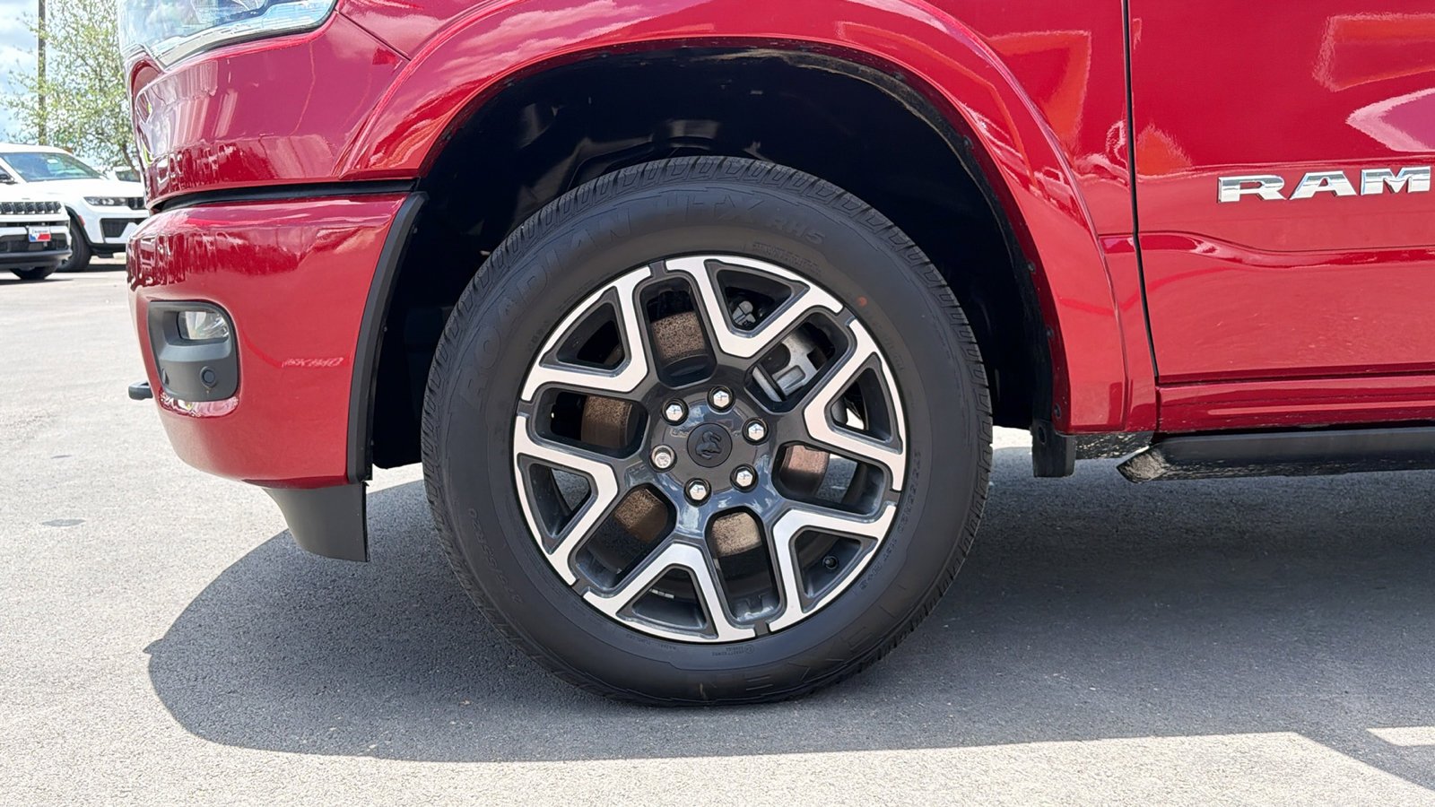 New 2026 Molten Red Pearl-Coat Exterior Paint RAM Laramie image 26