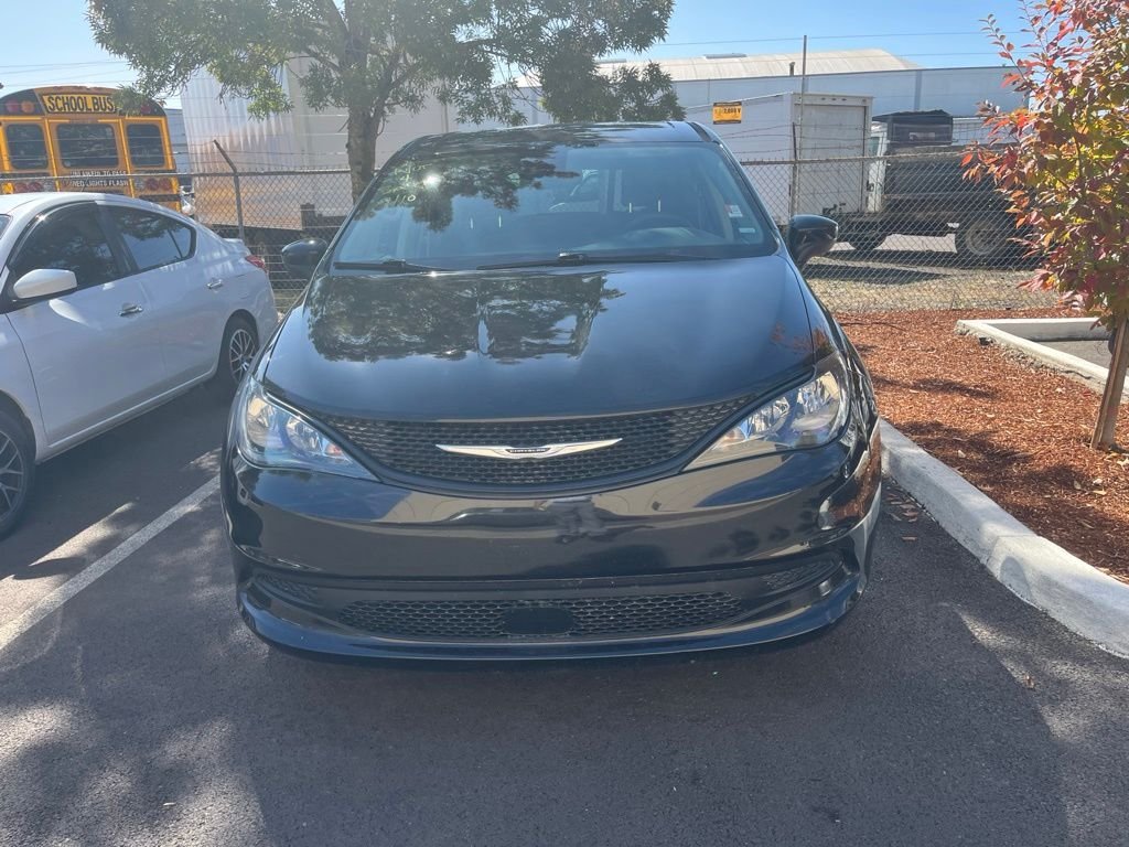 2023 Chrysler Voyager
