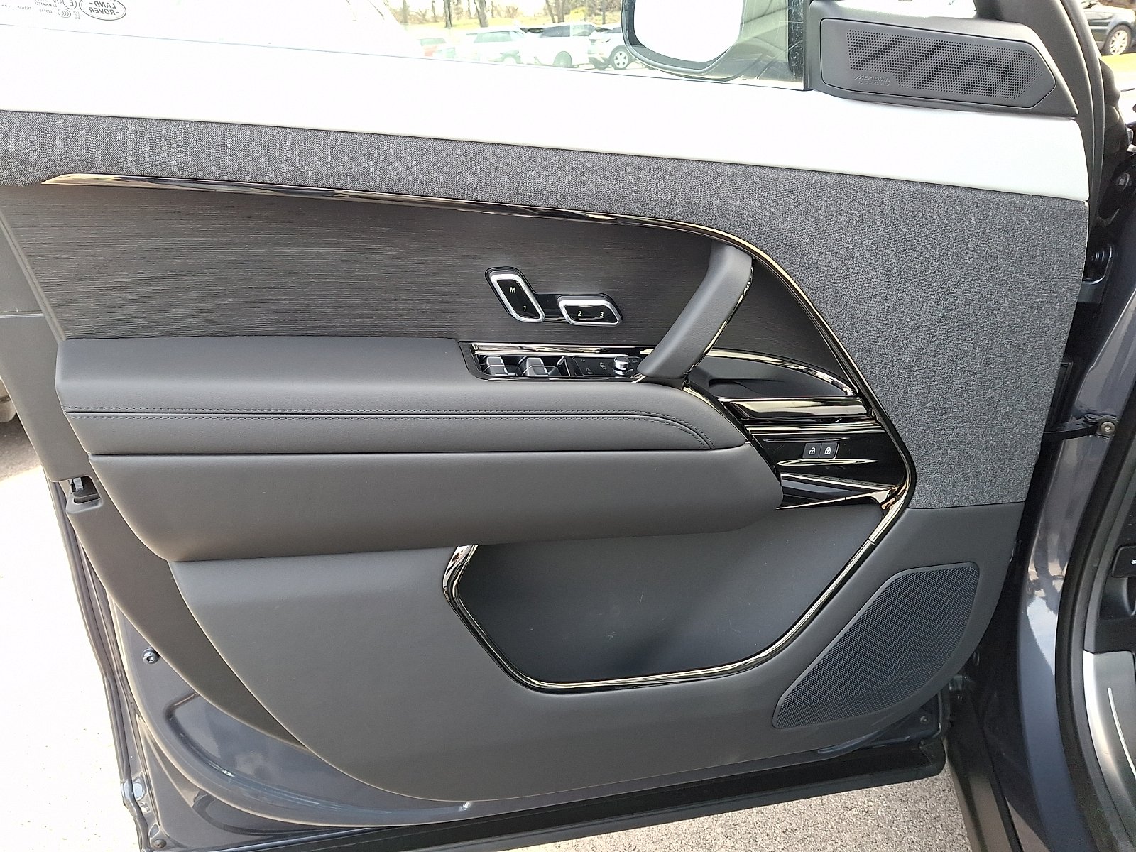 New 2026 Varesine Blue Land Rover P400 Dynamic SE image 10