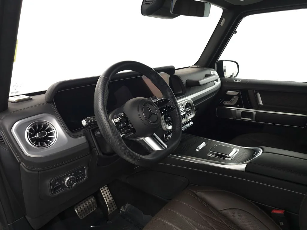 Certified Used 2025 MANUFAKTUR Dark Olive Green Magno Mercedes-Benz G 580 image 9