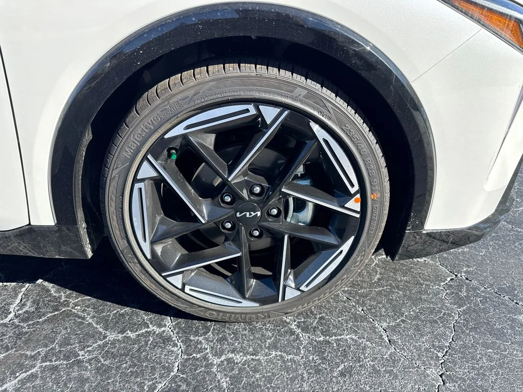 New 2025 White Kia GT-Line image 12