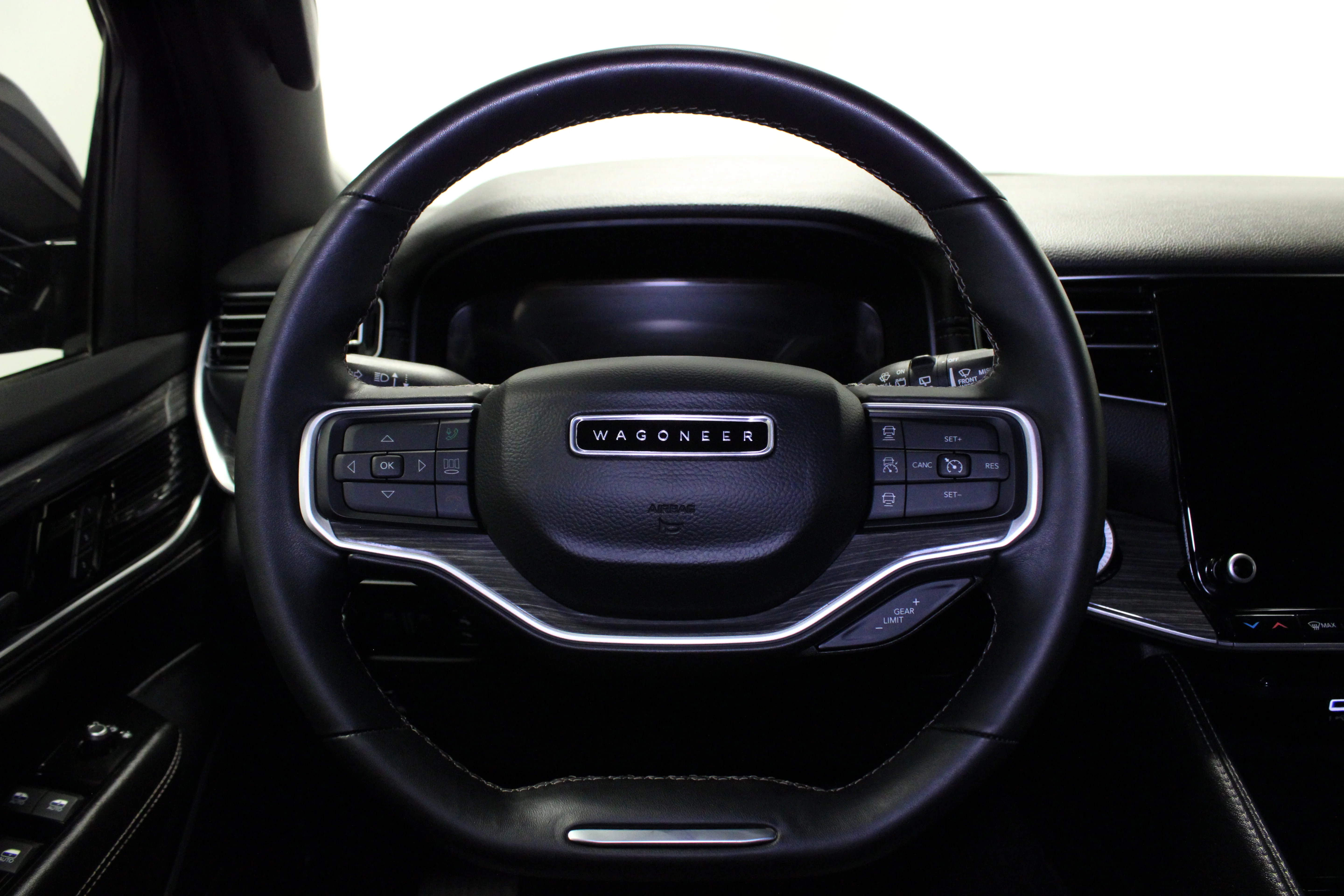 Used 2022 Diamond Black Crystal Pearlcoat Jeep Series II image 23