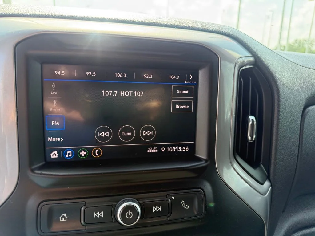 Used 2021 Gray Chevrolet Custom image 27