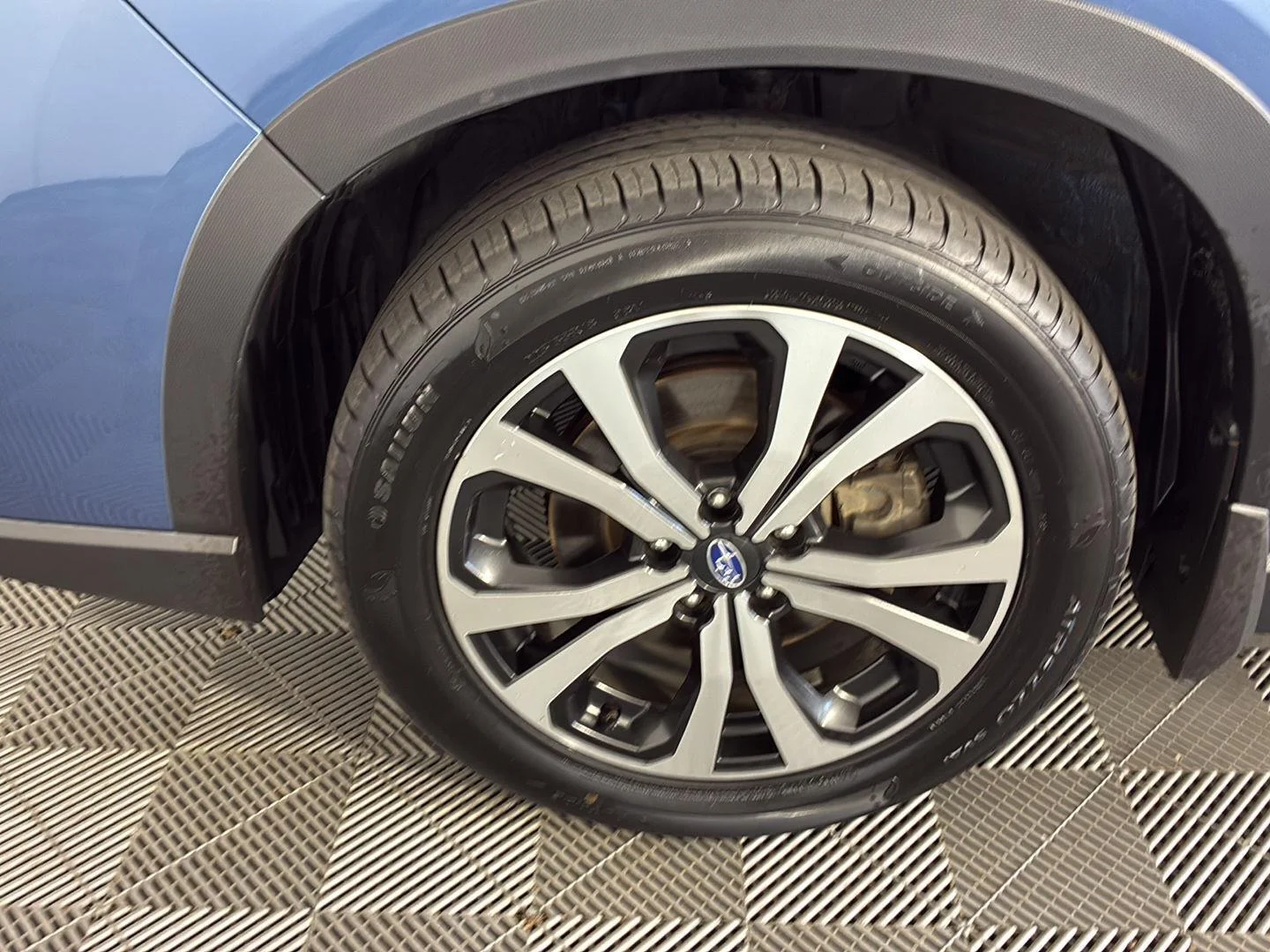 Used 2019 Horizon Blue Pearl Subaru Limited image 15